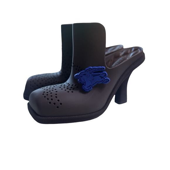 Burberry Poison Purple Rubber Highland Mules Size 38 US 7.5 Chunky Heel NIB $950 - Picture 1 of 7